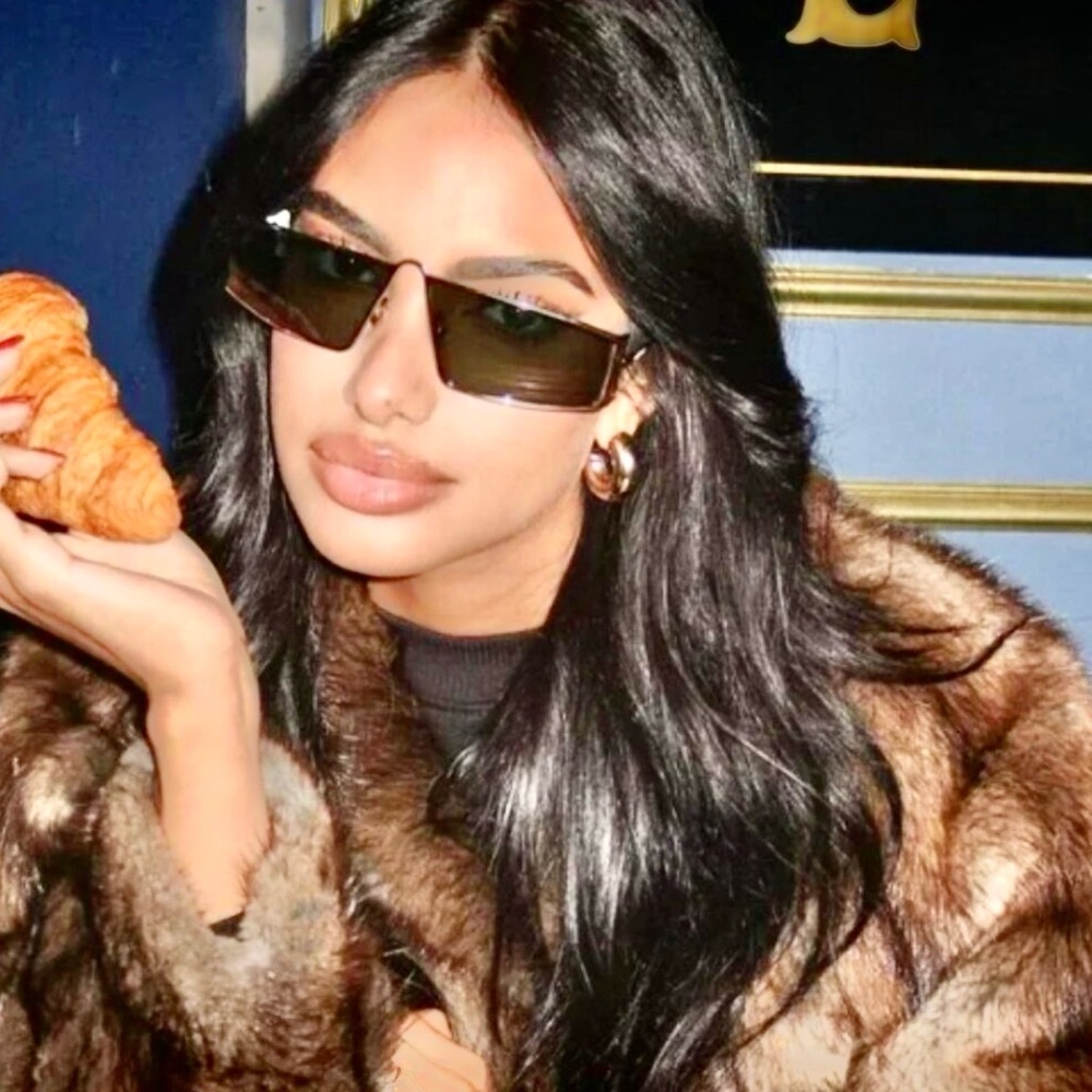 Saint Laurent unisex Black cutout sides, no scratches new in case. - Picture 5 of 13